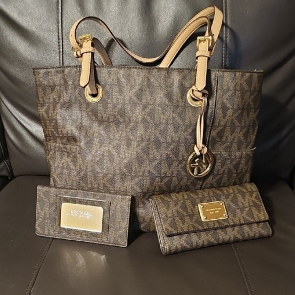 Michael Kors Brown Signature Tote and Wallet Set